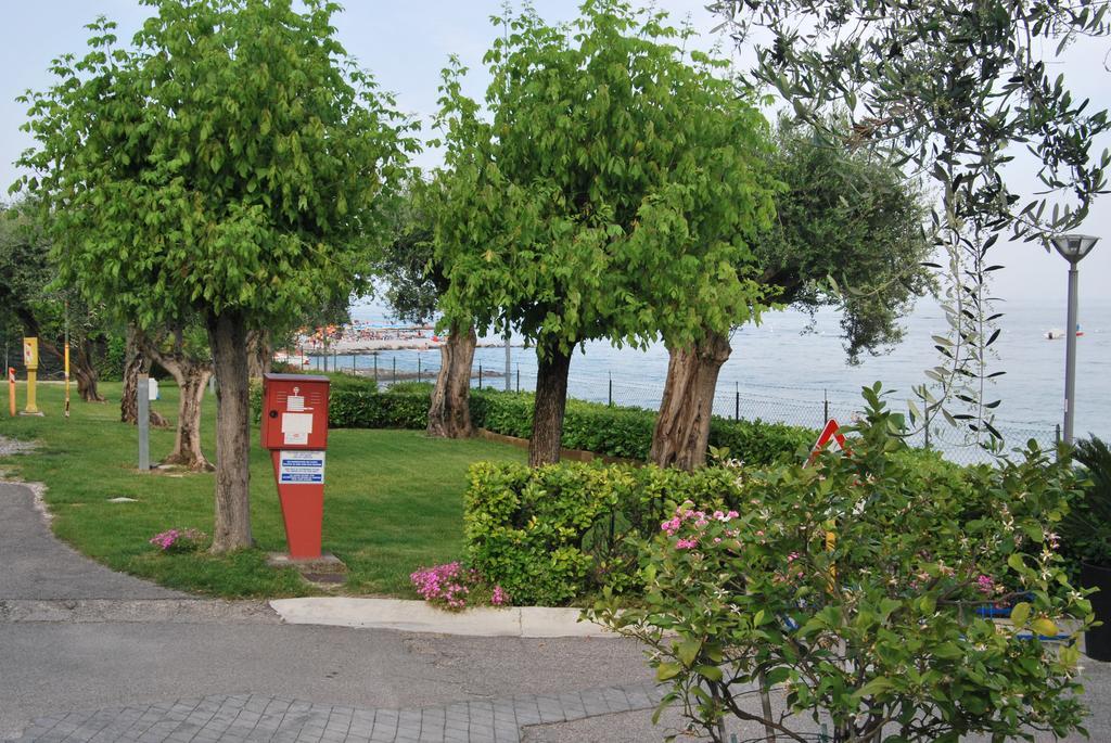 Camping Porto Srl Moniga del Garda Eksteriør billede