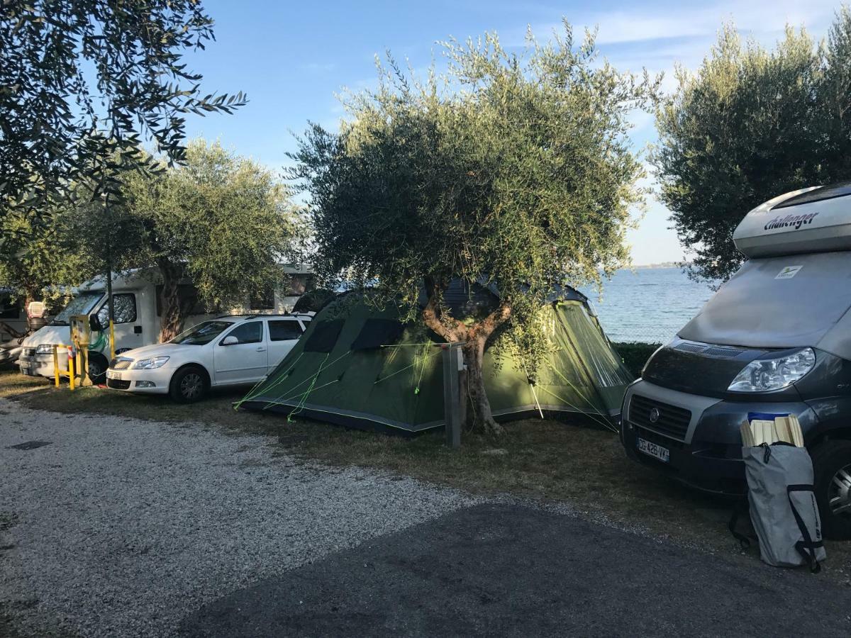 Camping Porto Srl Hotel Moniga del Garda Eksteriør billede