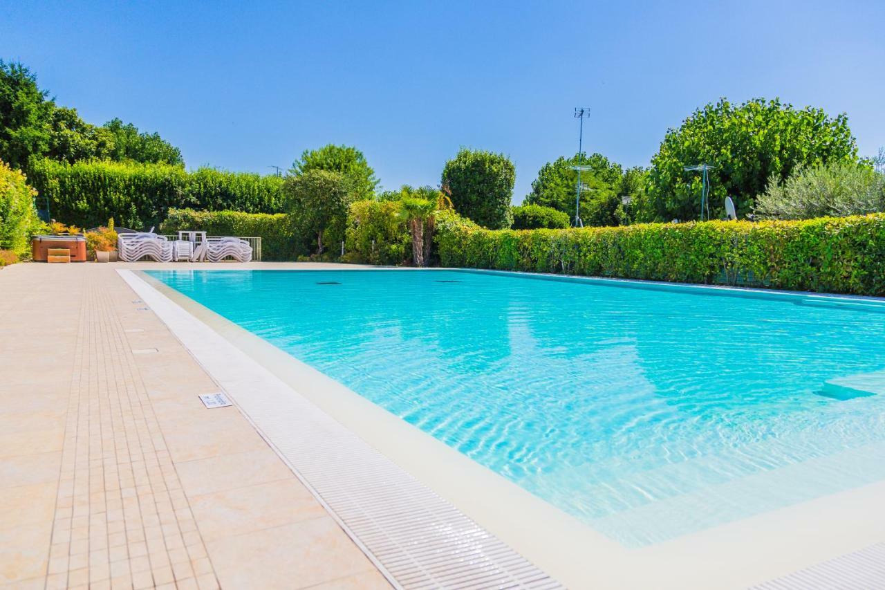 Camping Porto Srl Moniga del Garda Eksteriør billede